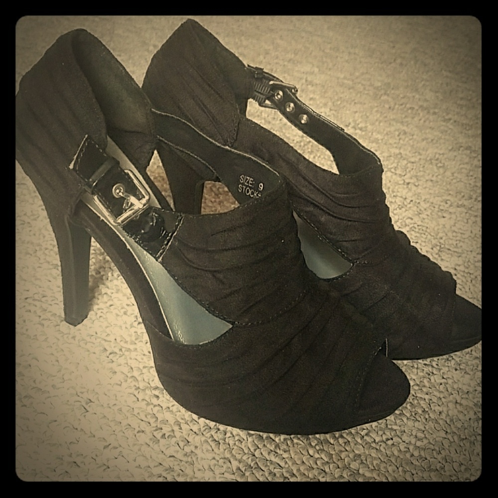 Peep Toe heels